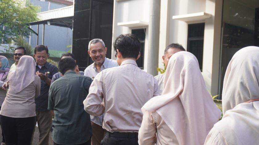 Apel Pagi yang dilanjutkan dengan Kegiatan Halal Bihalal.