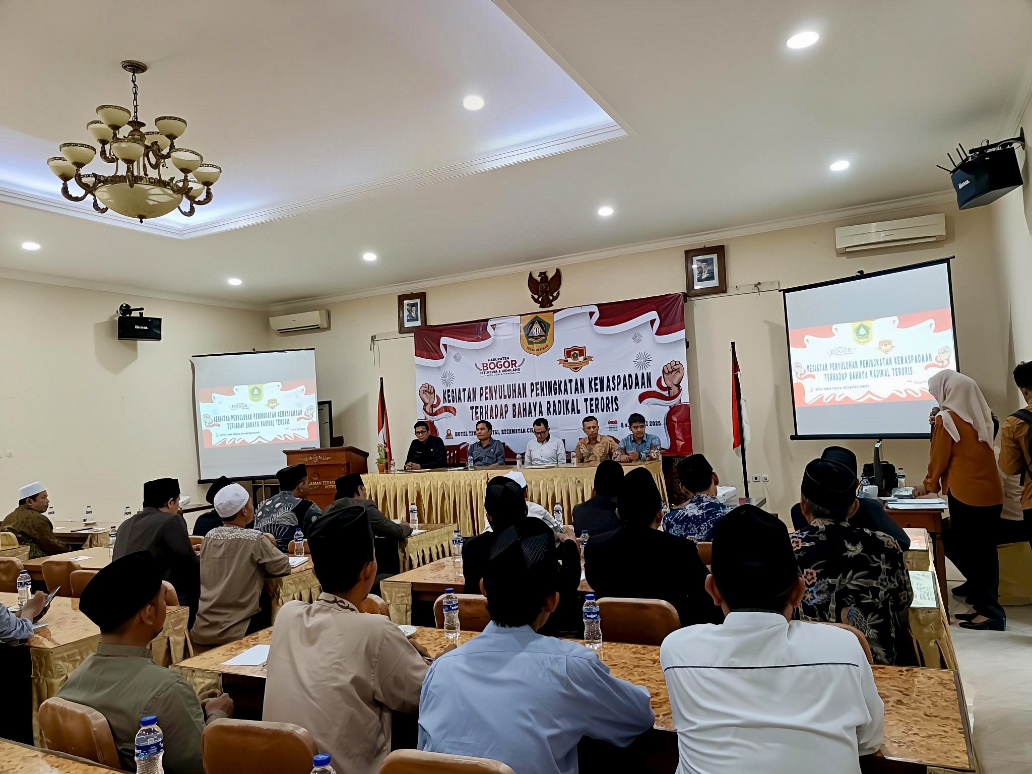 Penyuluhan Peningkatan Kewaspadaan terhadap Bahaya Radikal Teroris.