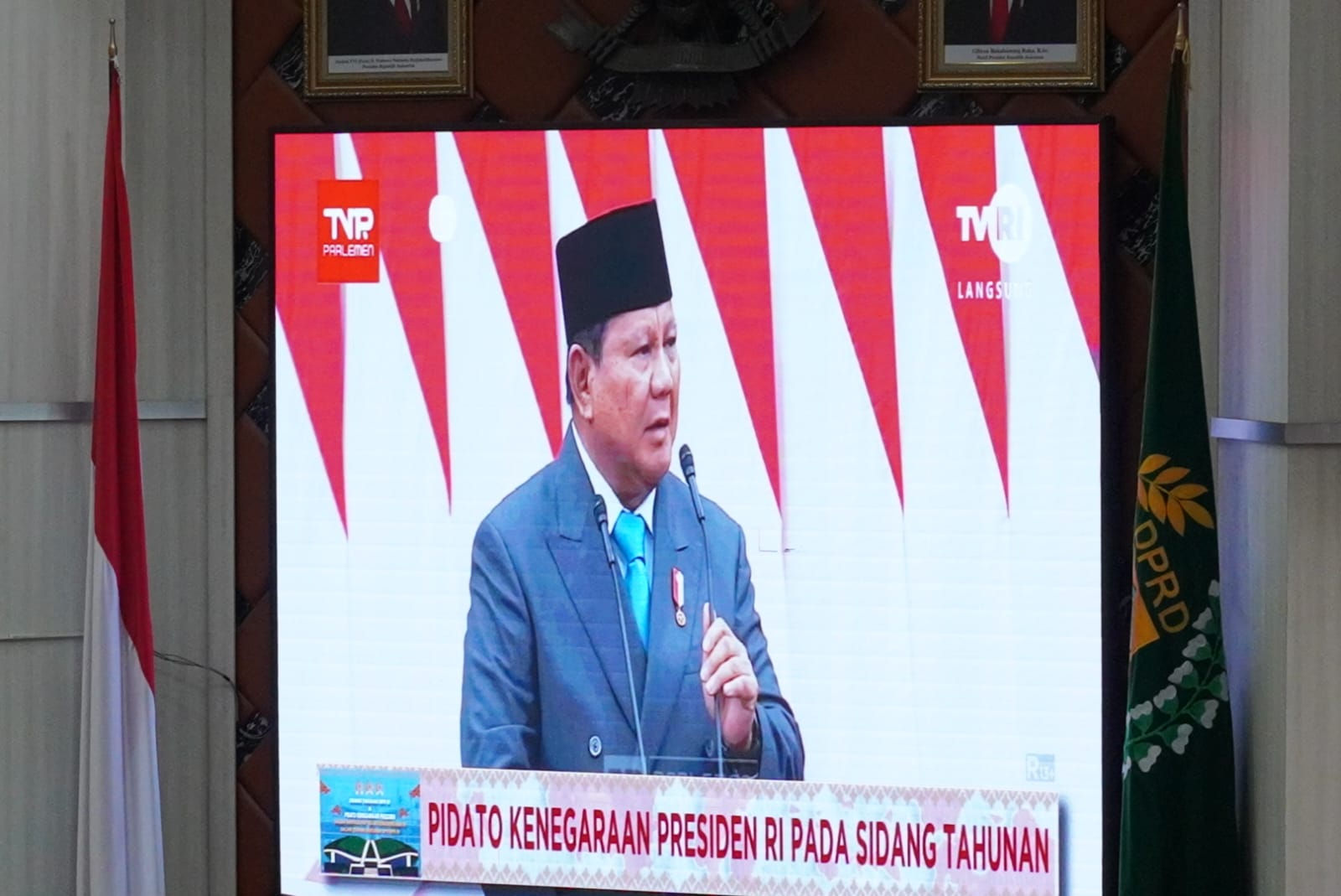Mendengarkan Pidato Kenegaraan Presiden Republik Indonesia, Prabowo Subianto, dalam rangka peringatan Hari Kemerdekaan ke-80 Republik Indonesia