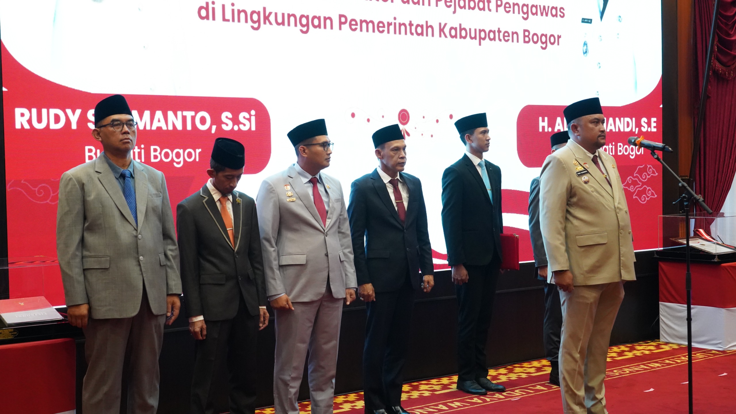 Bupati Bogor Lantik 21 Pejabat, Perkuat Kinerja Birokrasi dan Pelayanan Publik
