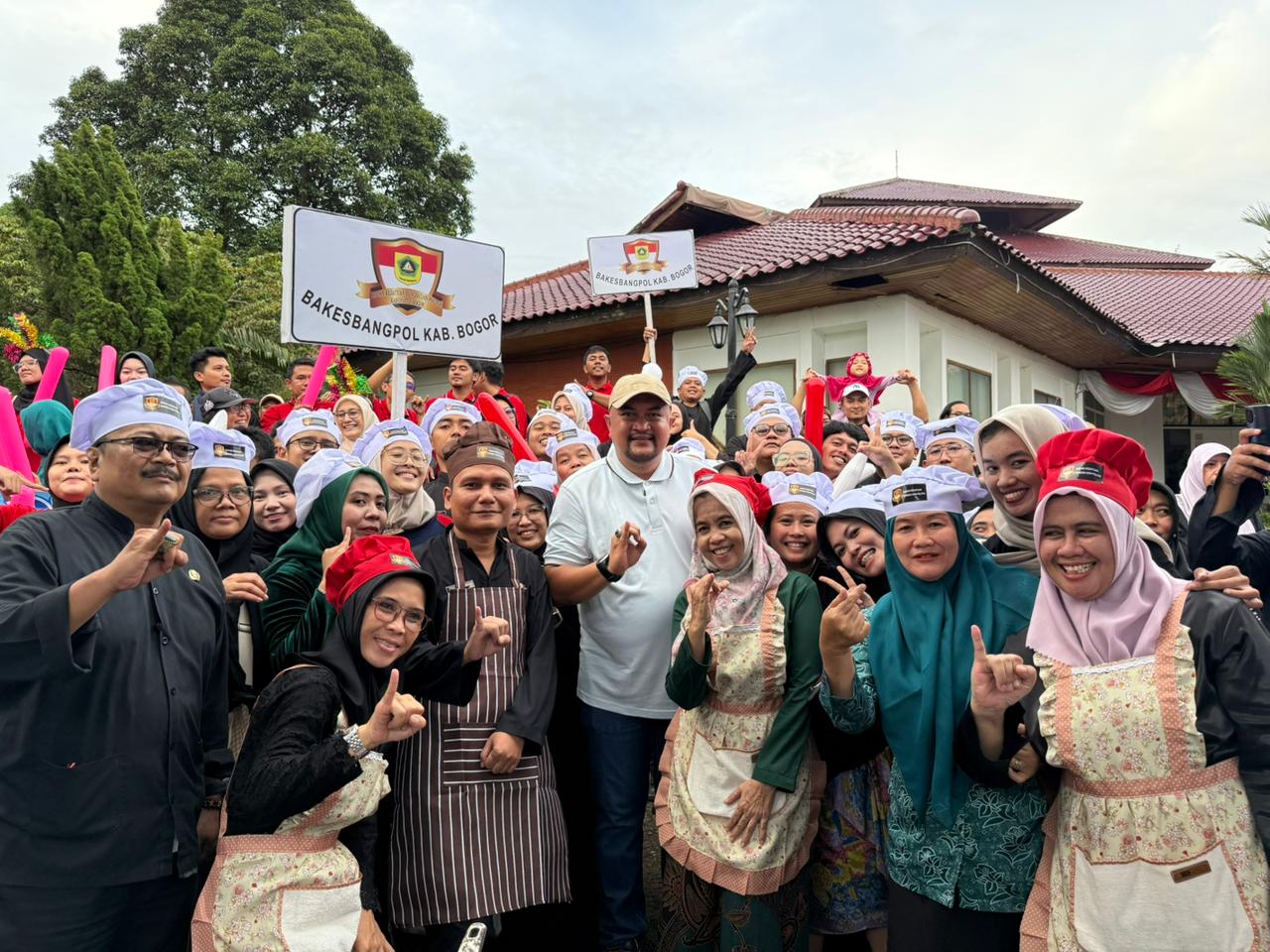 Bupati Bogor Masak Bersama Perangkat Daerah dalam Pesona Ramadan, Perkuat Kebersamaan dan Semangat Berbagi