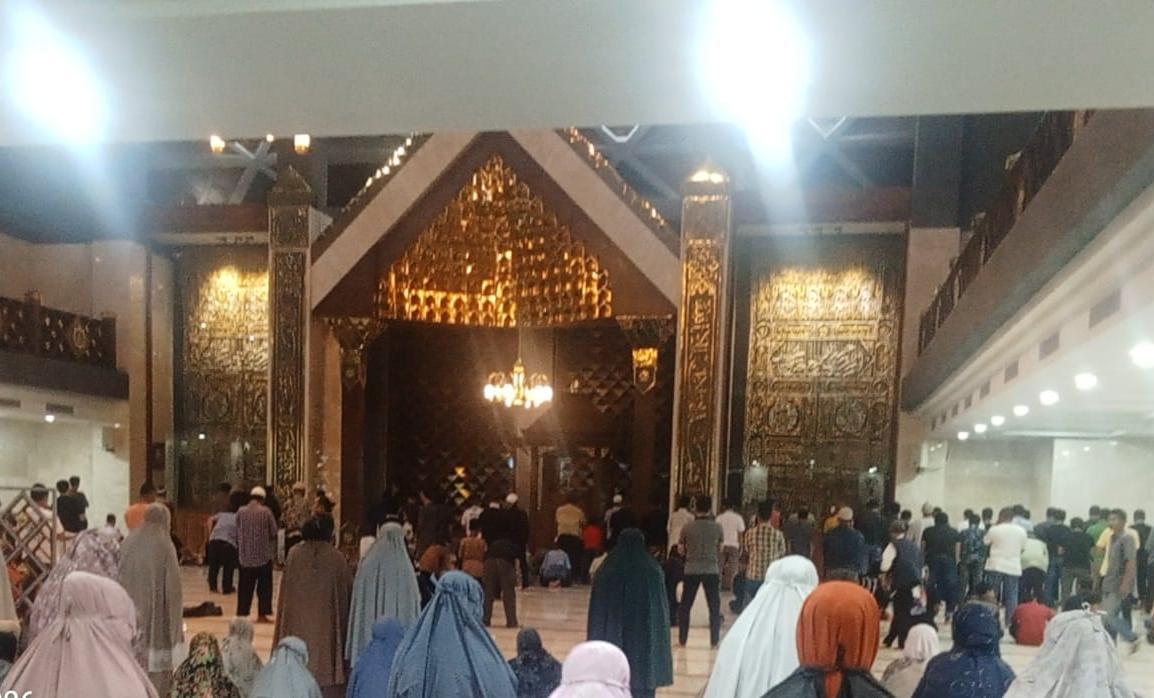 Akses dan Parkir Masjid Raya Nurul Wathon Ditata, Jamaah Nyaman Dan Ramai Memakmurkan Masjid