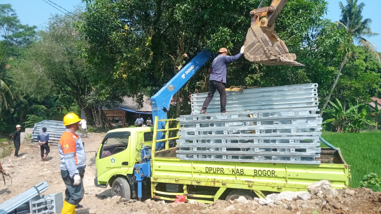 Pemkab Bogor Mulai Pemasangan Jembatan Bailey Cigoha di Antajaya