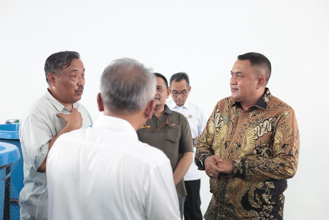 Bupati Bogor Tinjau Raiser Ikan Hias BRIN, Perkuat Kolaborasi Inovasi Perikanan
