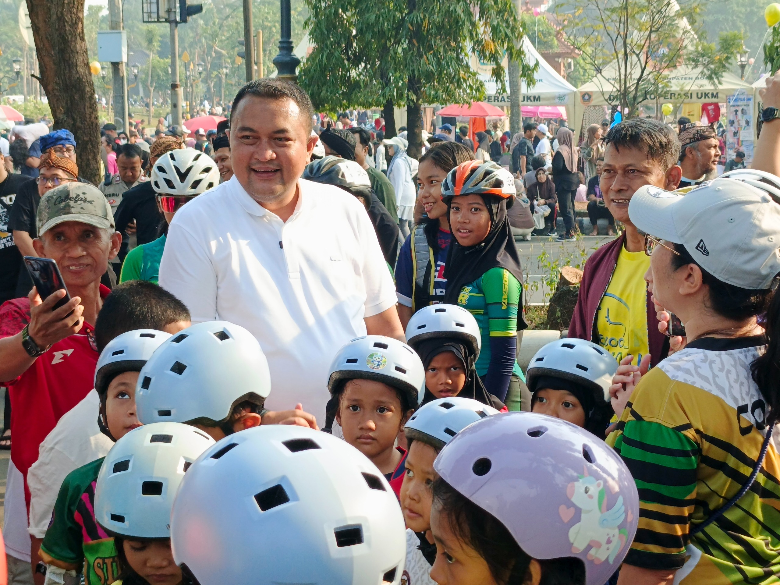 Bupati Bogor Ajak Warga Berolahraga dan Dukung UMKM Lokal