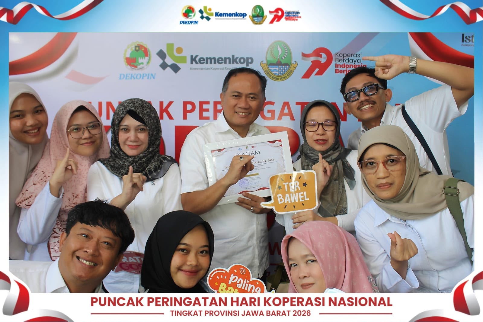Berhasil Perkuat Ekosistem Koperasi, Kepala Diskop UKM Kabupaten Bogor Raih Penghargaan Tokoh Penggerak Koperasi