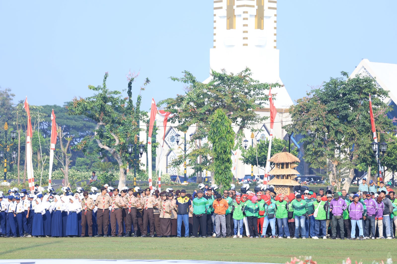 Pengemudi Ojol Ikut Upacara HUT ke-81 RI, Rasakan Langsung Momentum Bersejarah di Kabupaten Bogor