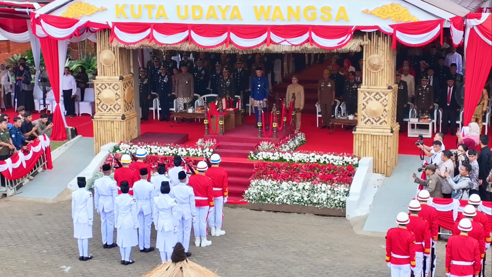 Wakil Bupati Bogor Pimpin Upacara Penurunan Bendera HUT ke-81 Kemerdekaan RI