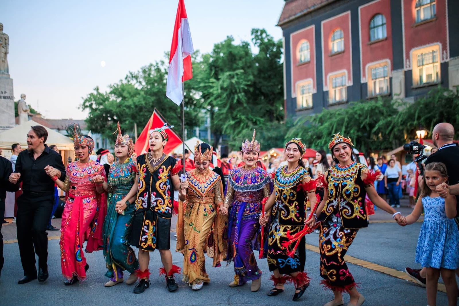 Putra-Putri Terbaik Asal Kabupaten Bogor Tampil Memukau, Kenalkan Budaya Indonesia di Hungaria