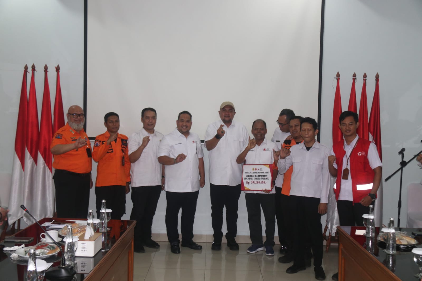 Rudy Susmanto Lepas Bantuan untuk Korban Gempa NTT dari Gerakan Kabupaten Bogor Peduli
