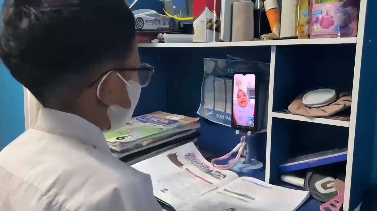Hari Pertama PJJ, Siswa Tetap Antusias Belajar