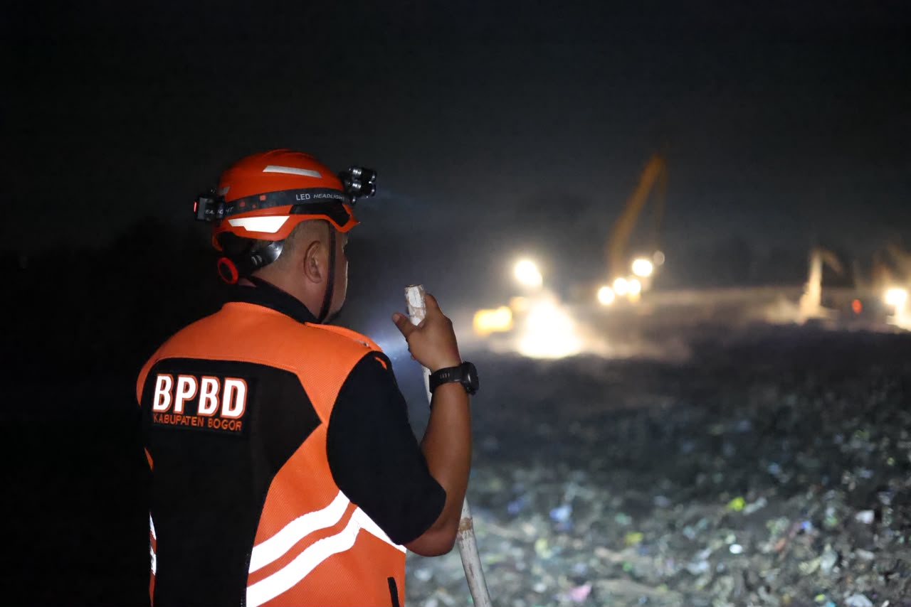 Luasan Api Kebakaran Terus Menyusut, Bupati Bogor Perkuat Penanganan Targetkan Kebakaran TPA Galuga Segera Tuntas