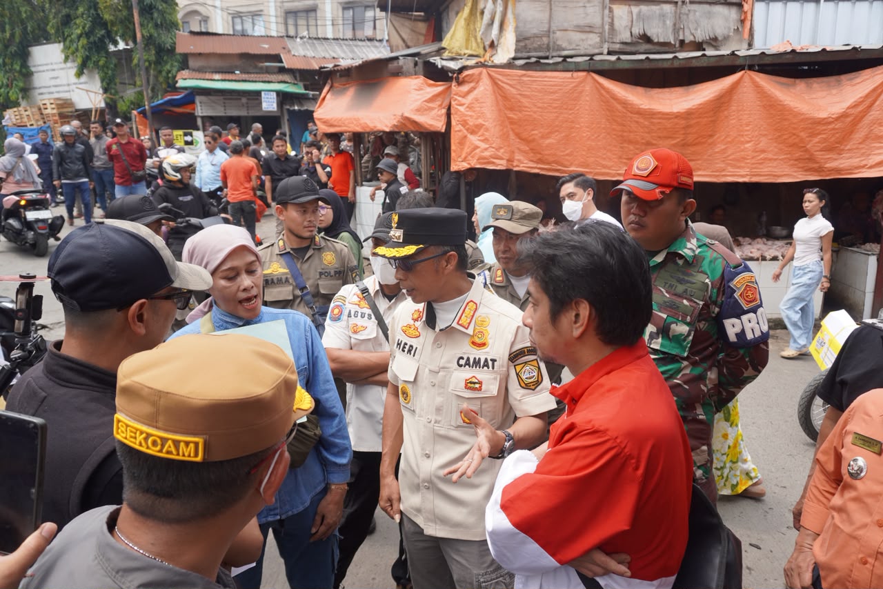 Pemkab Bogor  Bereskan Pasar Cisarua, 79 Bangunan Tanpa Izin Ditertibkan