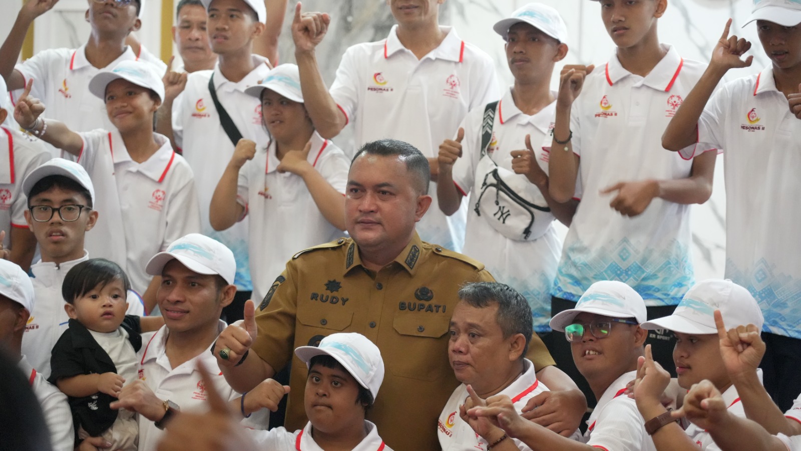 Bupati Bogor Rudy Susmanto Lepas Atlet Kabupaten Bogor, Siap Berjuang di PESONAS II