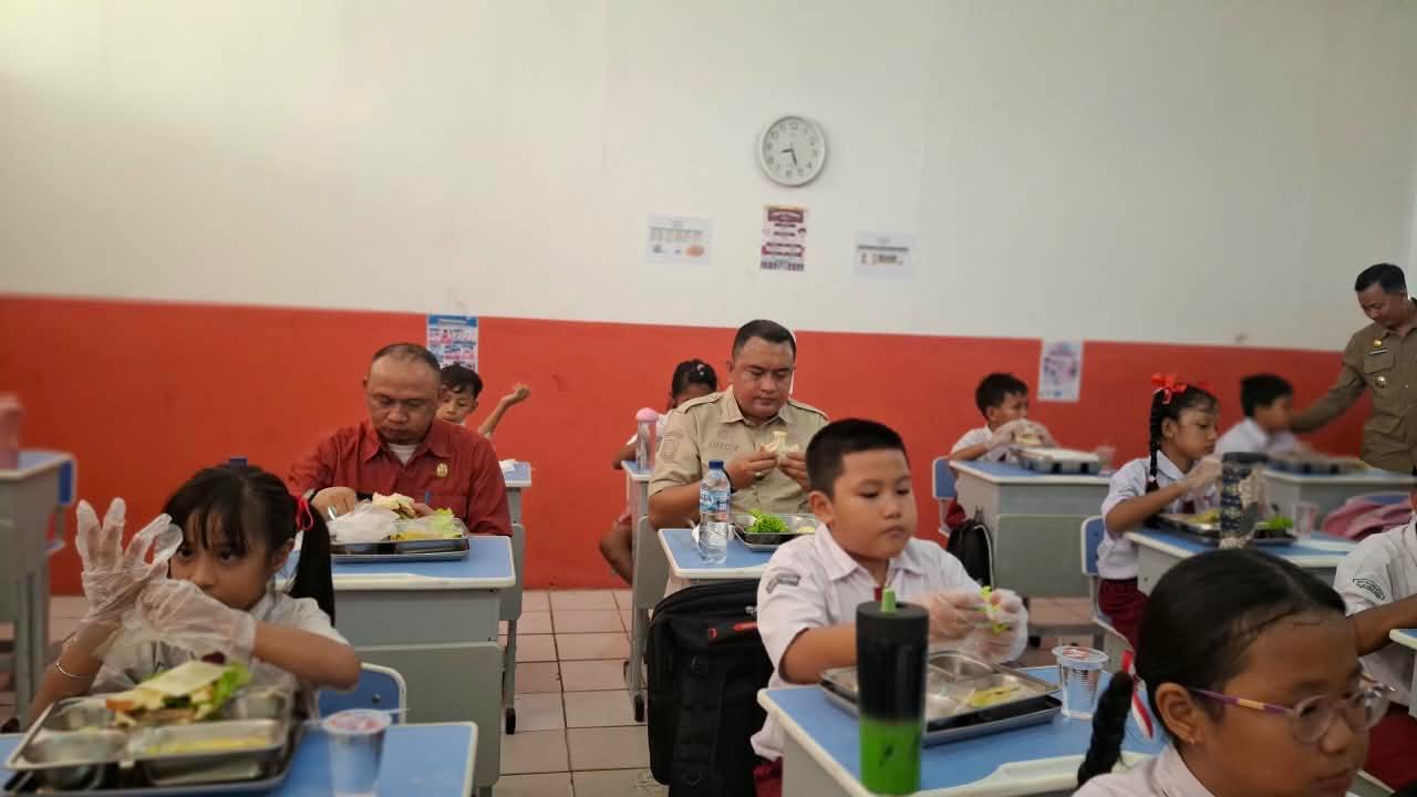 Tak Hanya Penuhi Gizi Anak, Rudy Susmanto Sebut MBG Gerakan Ekonomi Masyarakat
