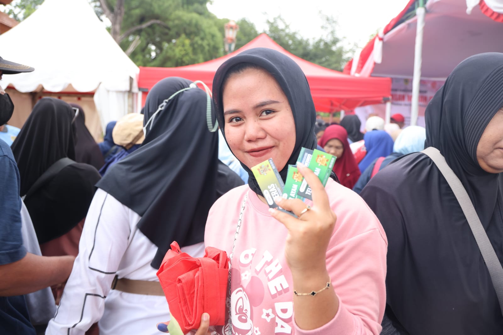 Pemkab Bogor Bagikan Sayur dan Buah Gratis Peringatan Pada Hari Pangan Sedunia