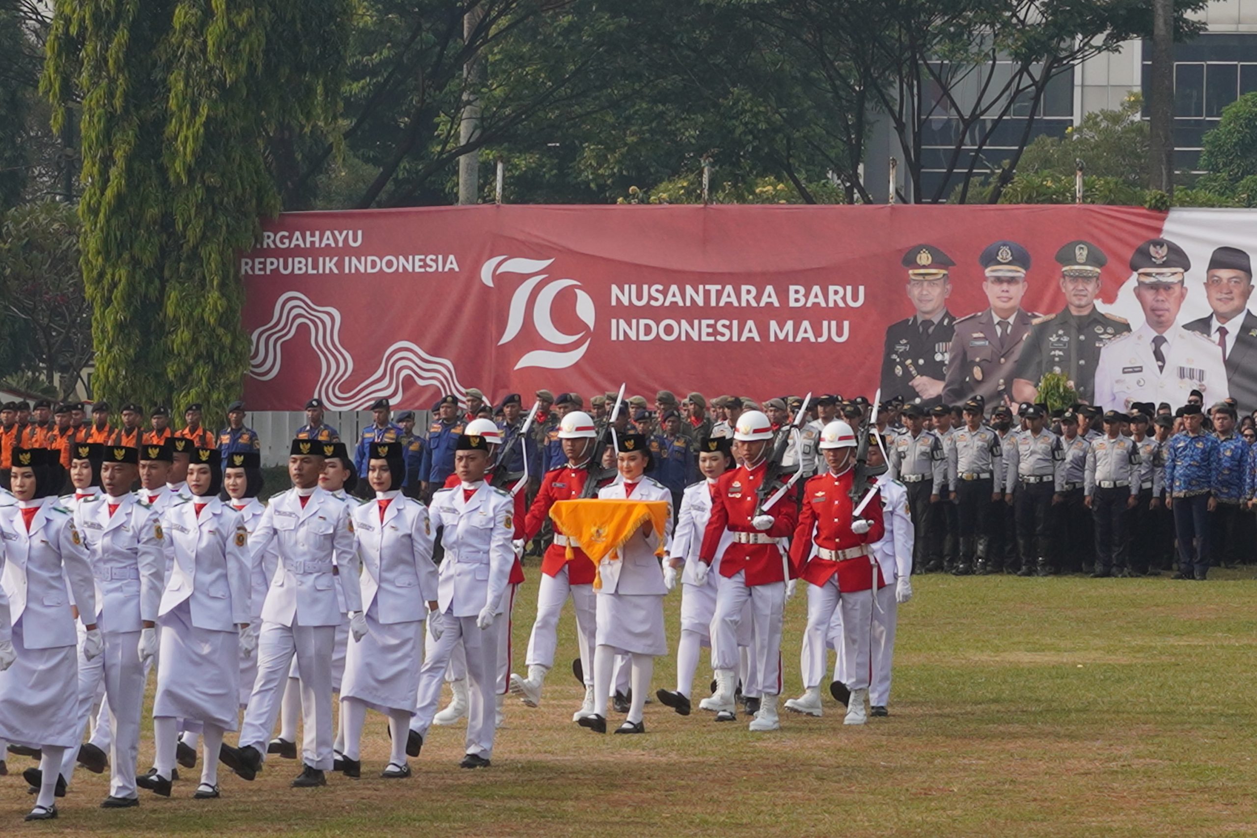 PASKIBRAKA BINAAN BADAN KESATUAN BANGSA DAN POLITIK KABUPATEN BOGOR SUKSES KIBARKAN BENDERA PUSAKA  PADA HUT RI KE-79 TAHUN 2024